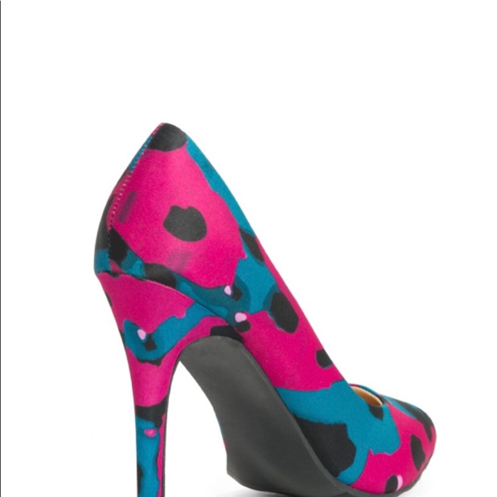 ๐ 3/$20 Heels - Picture 4 of 4